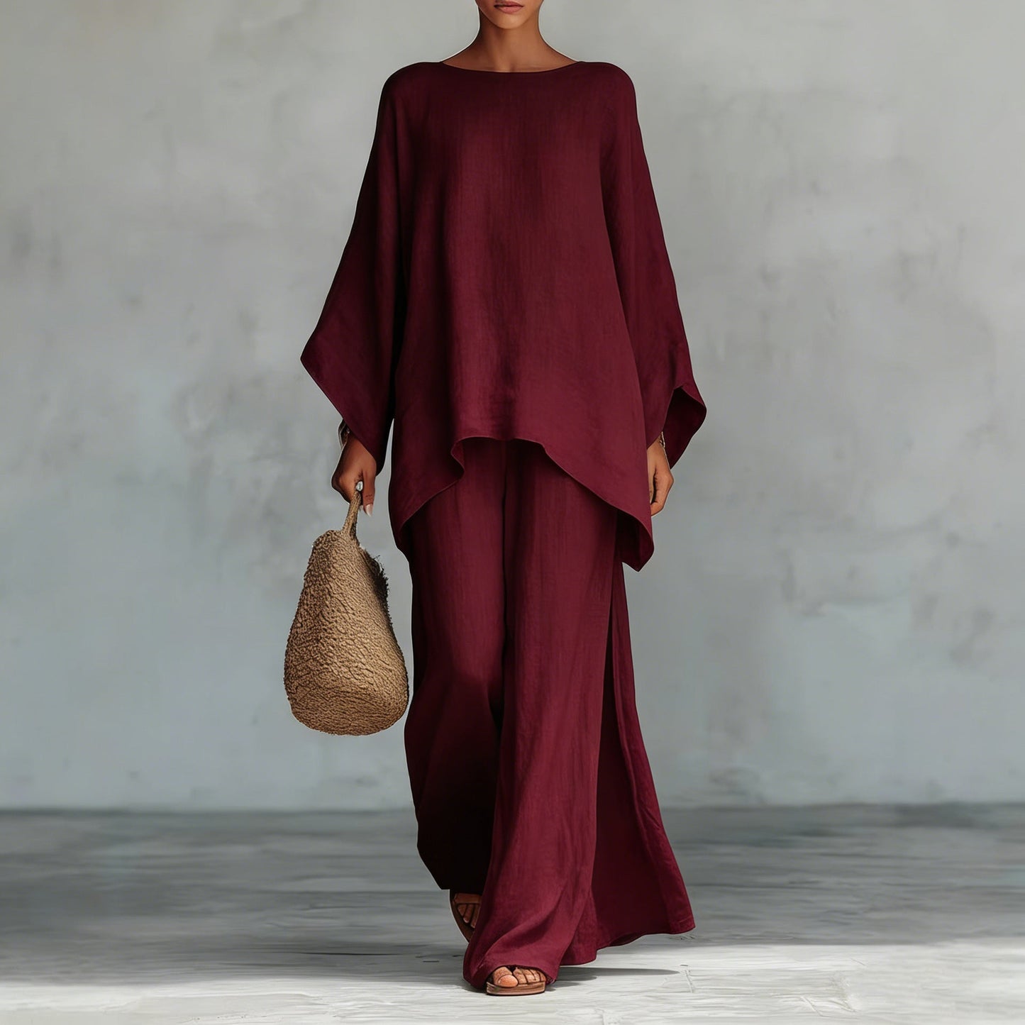Minimalistisches Damen-Set aus locker sitzendem Oberteil und weit geschnittener Hose