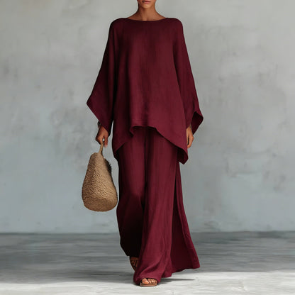 Minimalistisches Damen-Set aus locker sitzendem Oberteil und weit geschnittener Hose