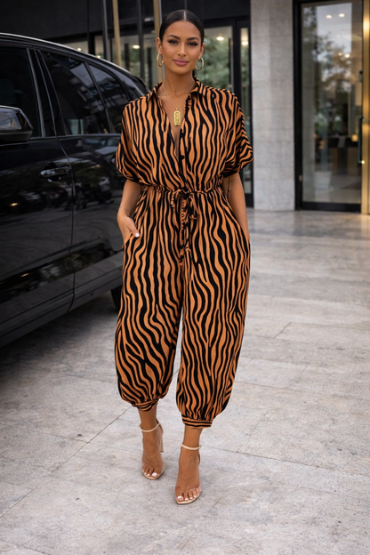 Schicker Jumpsuit mit Print von Andrea Serena, kurzärmelig