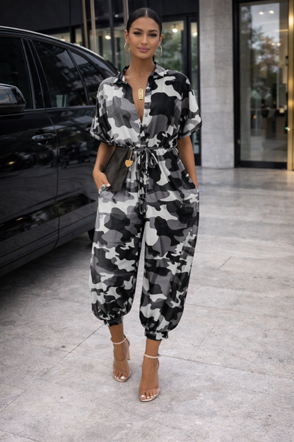 Schicker Jumpsuit mit Print von Andrea Serena, kurzärmelig