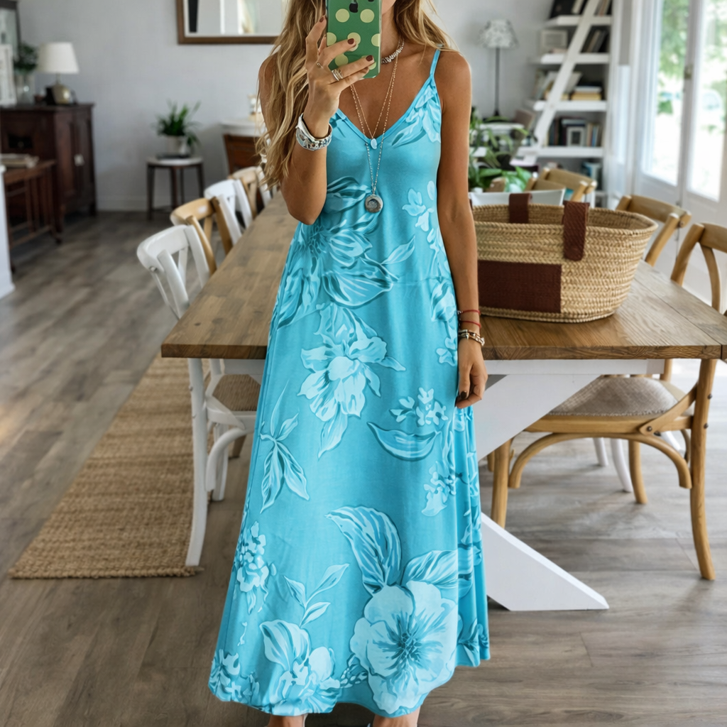 Geblümtes, tief ausgeschnittenes Maxikleid von Andrea Serena