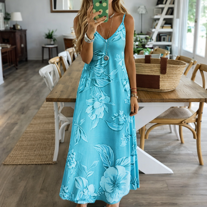 Geblümtes, tief ausgeschnittenes Maxikleid von Andrea Serena
