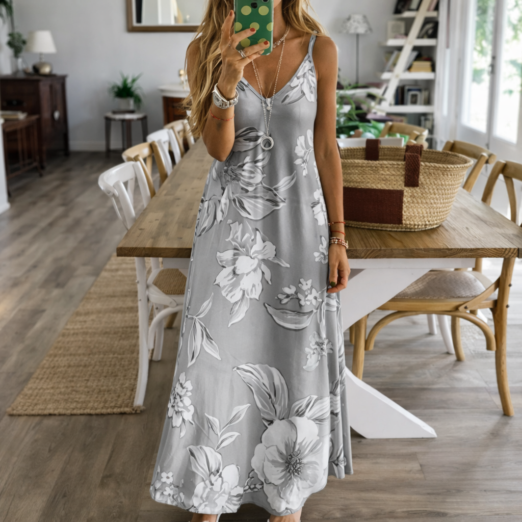 Geblümtes, tief ausgeschnittenes Maxikleid von Andrea Serena