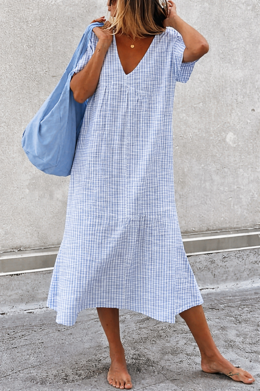 Elegantes Sommerkleid mit V-Ausschnitt von Andrea Serena