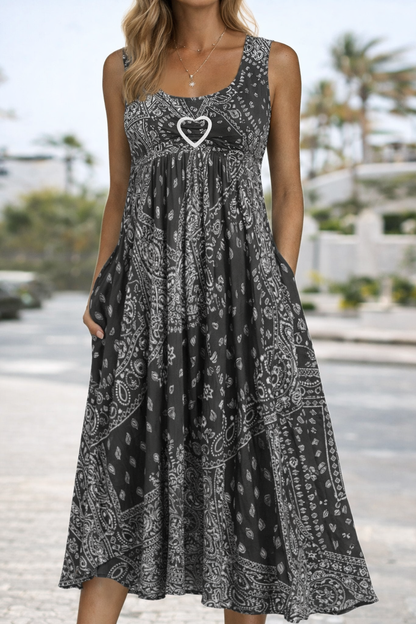 Sommerkleid von Andrea Serena im Pinterest-Stil mit Herzmotiv