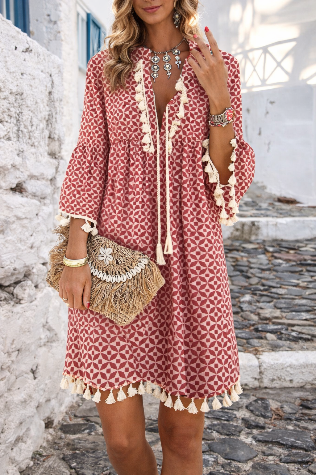 Boho-Kleid mit Quasten und V-Ausschnitt von Andrea Serena