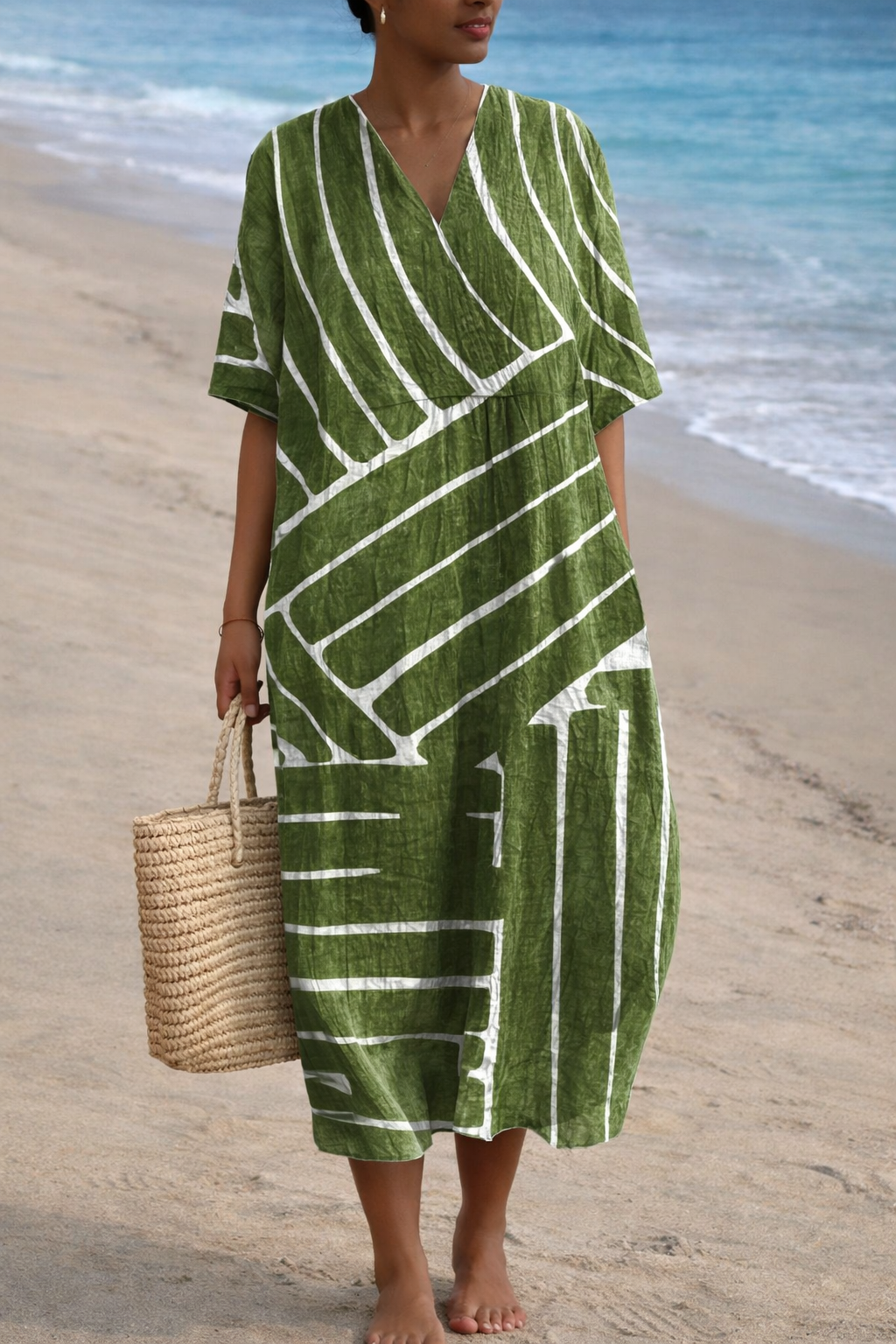 Sommerkleid im Boho-Stil mit Blumenmuster von Andrea Serena und V-Ausschnitt