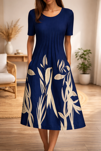 Kleid mit Blumenmuster und Rundhalsausschnitt von Andrea Serena