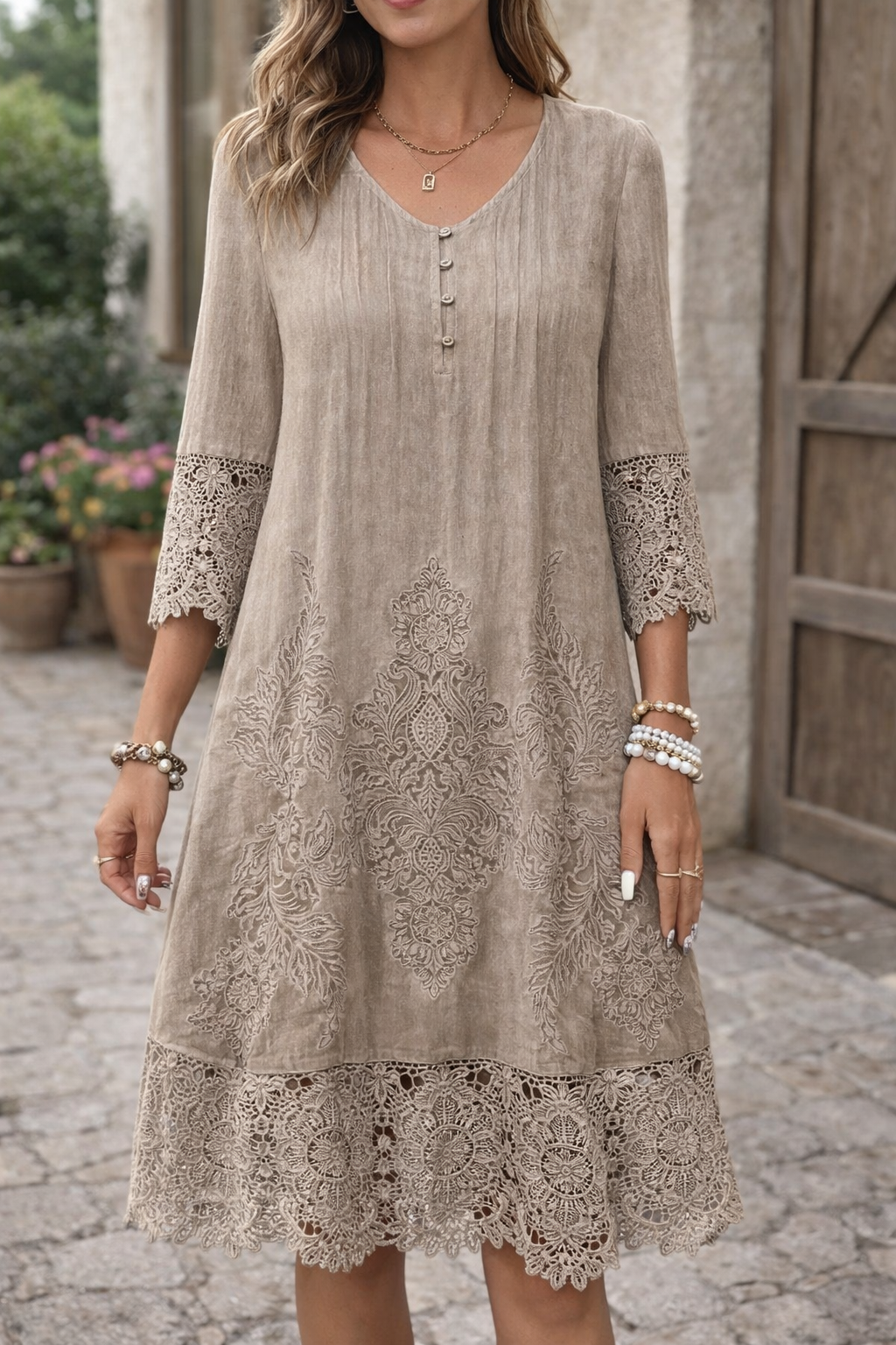 Elegantes A-Linien-Spitzenkleid von Andrea Serena