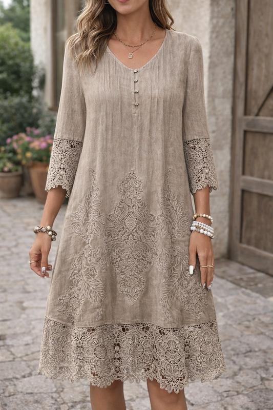 Elegantes A-Linien-Spitzenkleid von Andrea Serena