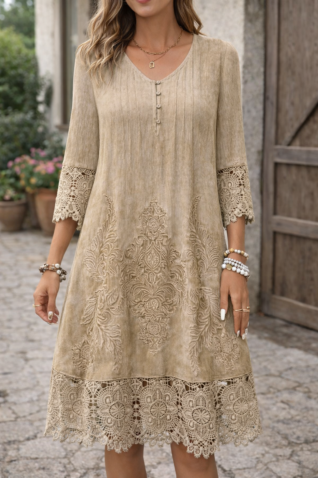 Elegantes A-Linien-Spitzenkleid von Andrea Serena