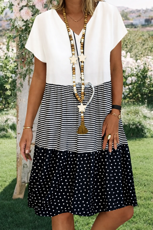 Andrea's™ | Dreifarbiges Kleid mit V-Ausschnitt und kurzen Ärmeln