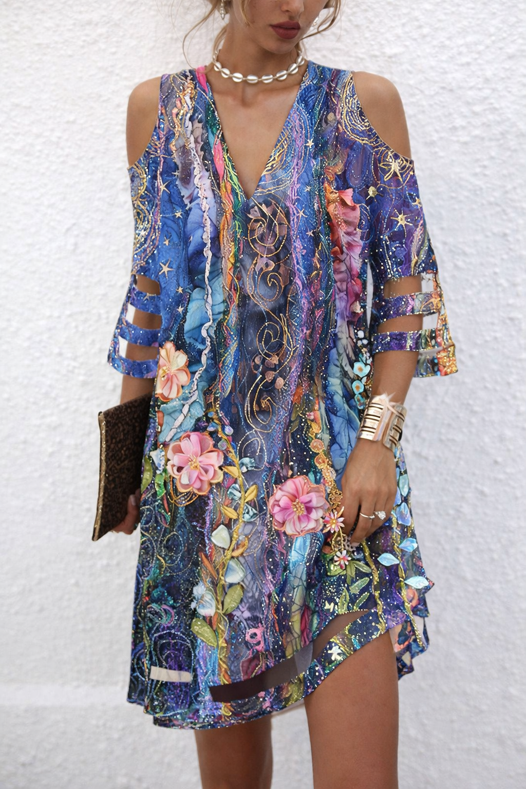 Schickes Mesh-Kleid mit V-Ausschnitt von Andrea Serena