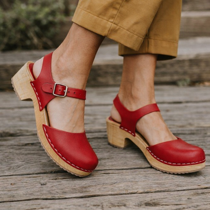 Elegante Plateau-Sandalen von Andrea Serena