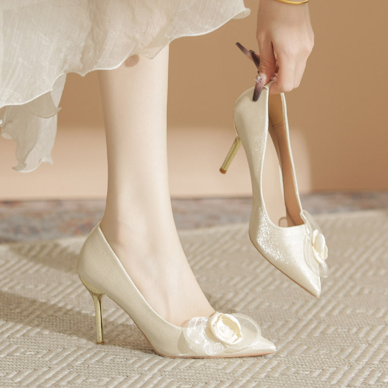 Andrea's™ | Spitzpumps mit Blumenapplikation und Stilettoabsatz