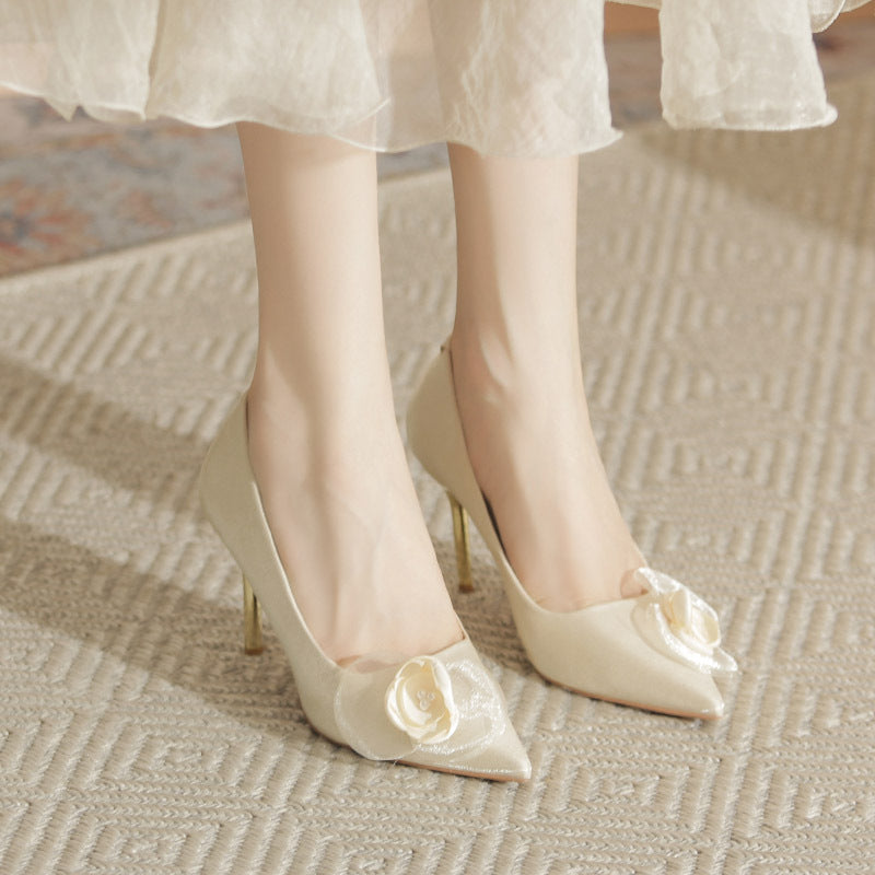 Andrea's™ | Spitzpumps mit Blumenapplikation und Stilettoabsatz