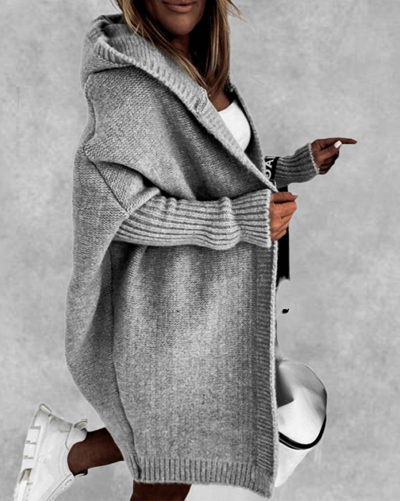 Andrea's™ | Schlichte, einfarbige Strickjacke mit Fledermaus-Kapuze