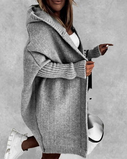 Andrea's™ | Schlichte, einfarbige Strickjacke mit Fledermaus-Kapuze