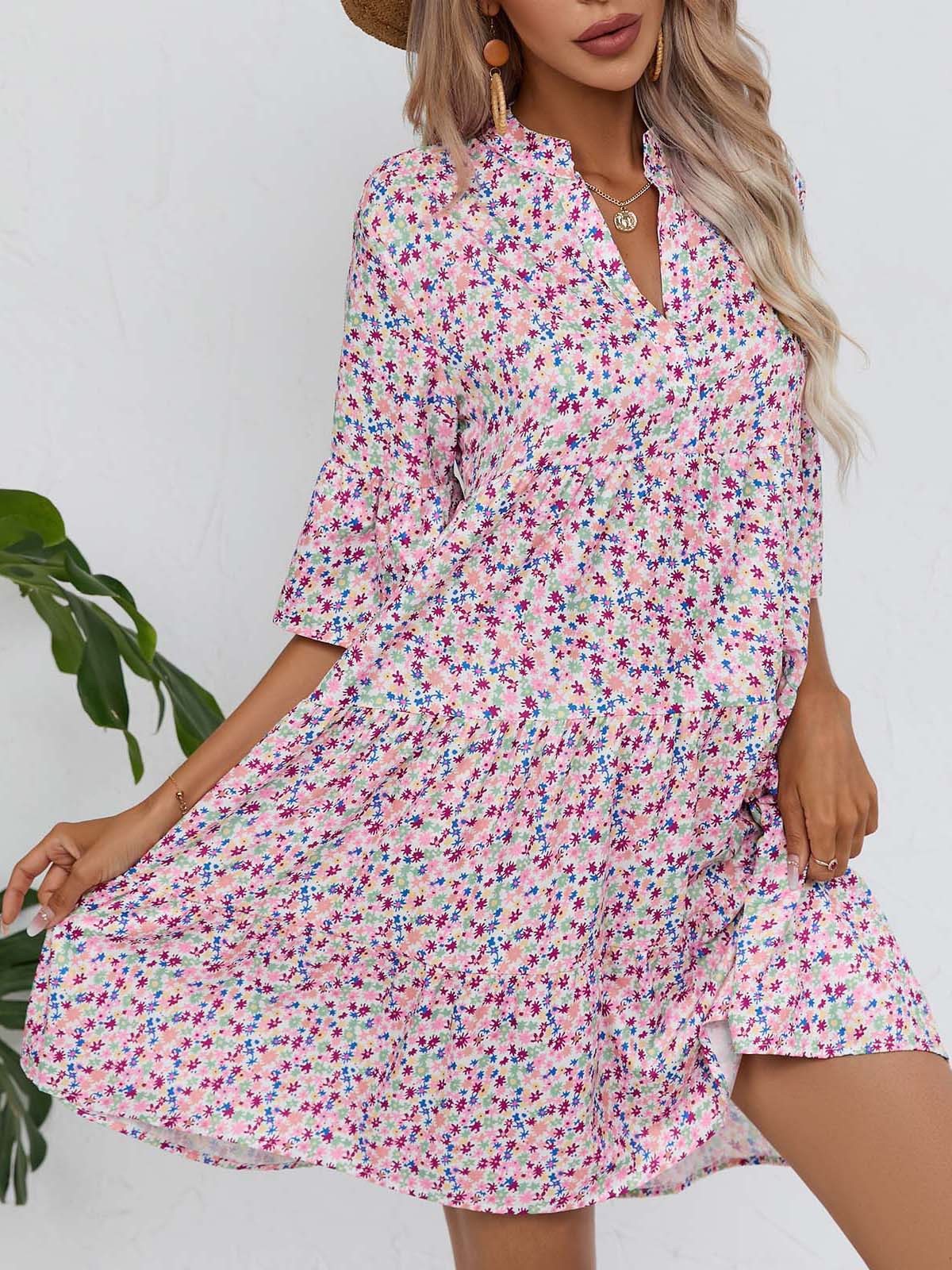 Boho-Sommerkleid mit V-Ausschnitt von Andrea Serena