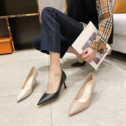 Elegante Pumps mit spitzer Zehenpartie von Andrea Serena