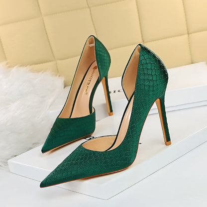 Elegante spitze Seidenpumps von Andrea Serena