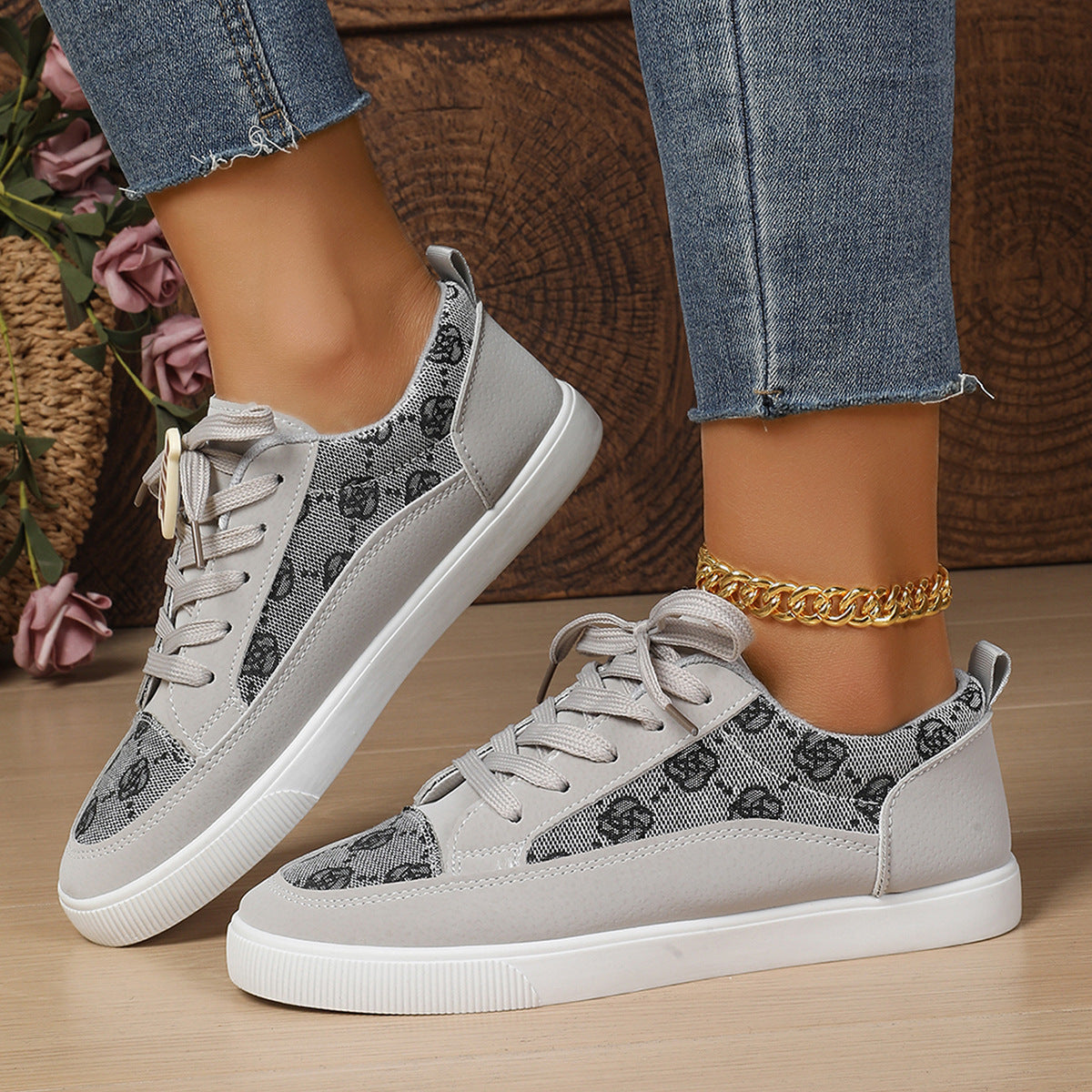 Andrea Serena Freizeitsneaker mit Blumenstickerei