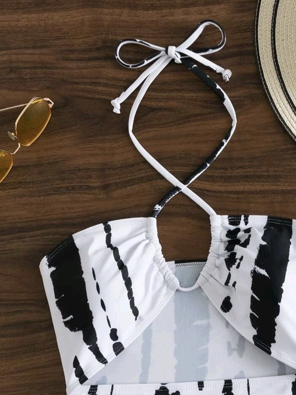 Elegantes Bikini-Set mit geteiltem Bein, Andrea Serena Badeanzug