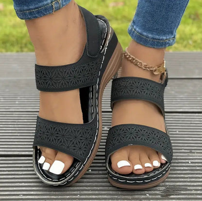 Pinterest-inspirierte Andrea Serena Keilsandalen