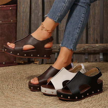 Elegante Plateau-Sandalen mit offener Spitze von Andrea Serena