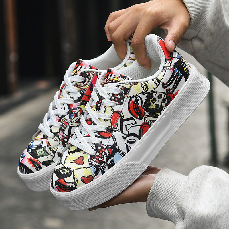 Andrea Serena Low-Top-Sneaker mit Graffiti-Print