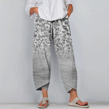 Pinterest-inspirierte, geblümte Freizeithose von Andrea Serena