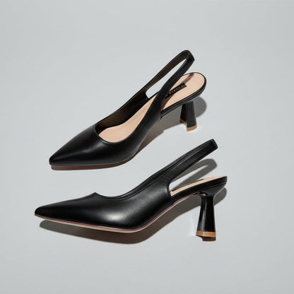 Elegante Retro-Pumps mit spitzer Zehenpartie von Andrea Serena
