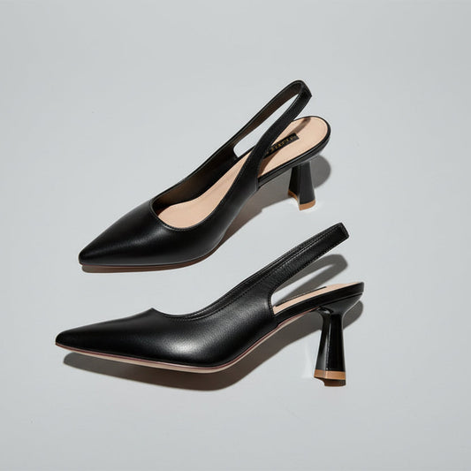 Elegante Retro-Pumps mit spitzer Zehenpartie von Andrea Serena