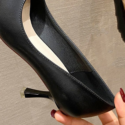 Elegante Pumps mit spitzer Zehenpartie von Andrea Serena