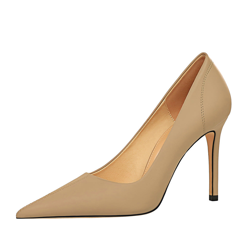 Elegante Pumps mit spitzer Zehenpartie von Andrea Serena
