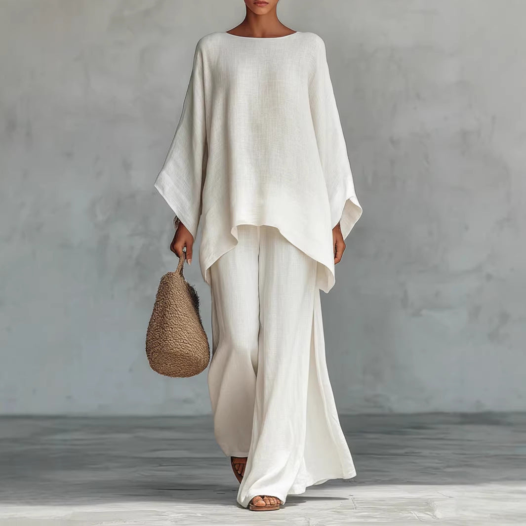 Minimalistisches Damen-Set aus locker sitzendem Oberteil und weit geschnittener Hose