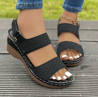 Pinterest-inspirierte Andrea Serena Keilsandalen
