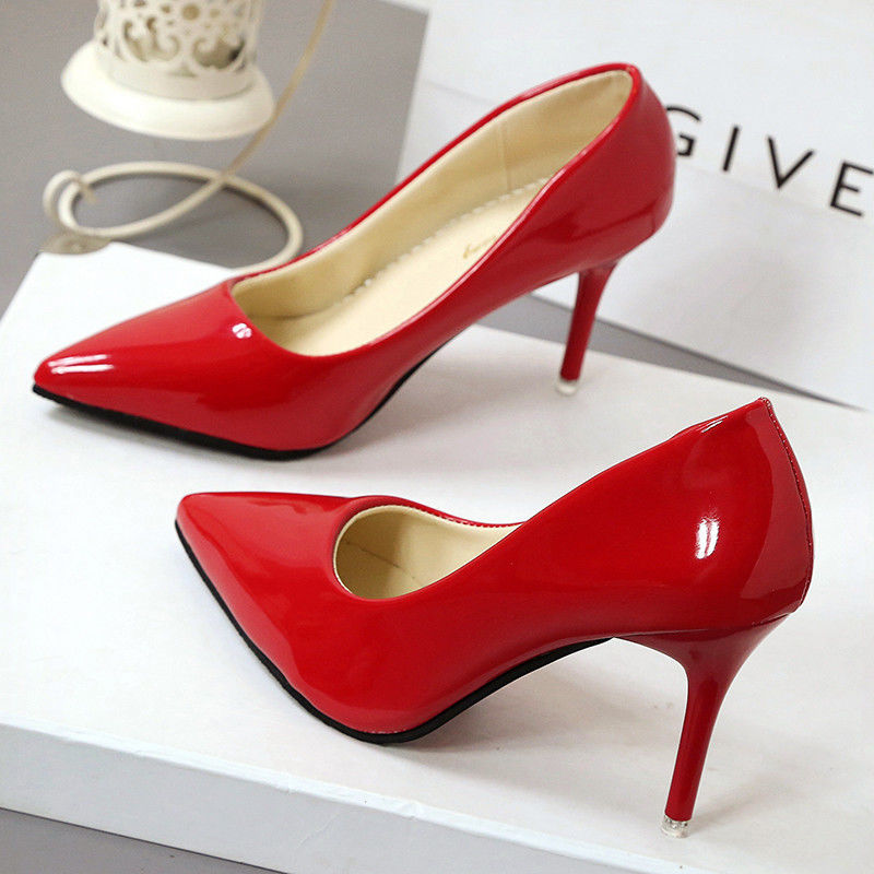 Elegante spitze Stiletto-Pumps von Andrea Serena
