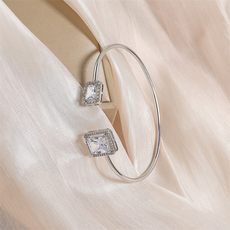 Andrea's™ | Quadratisches Diamantarmband