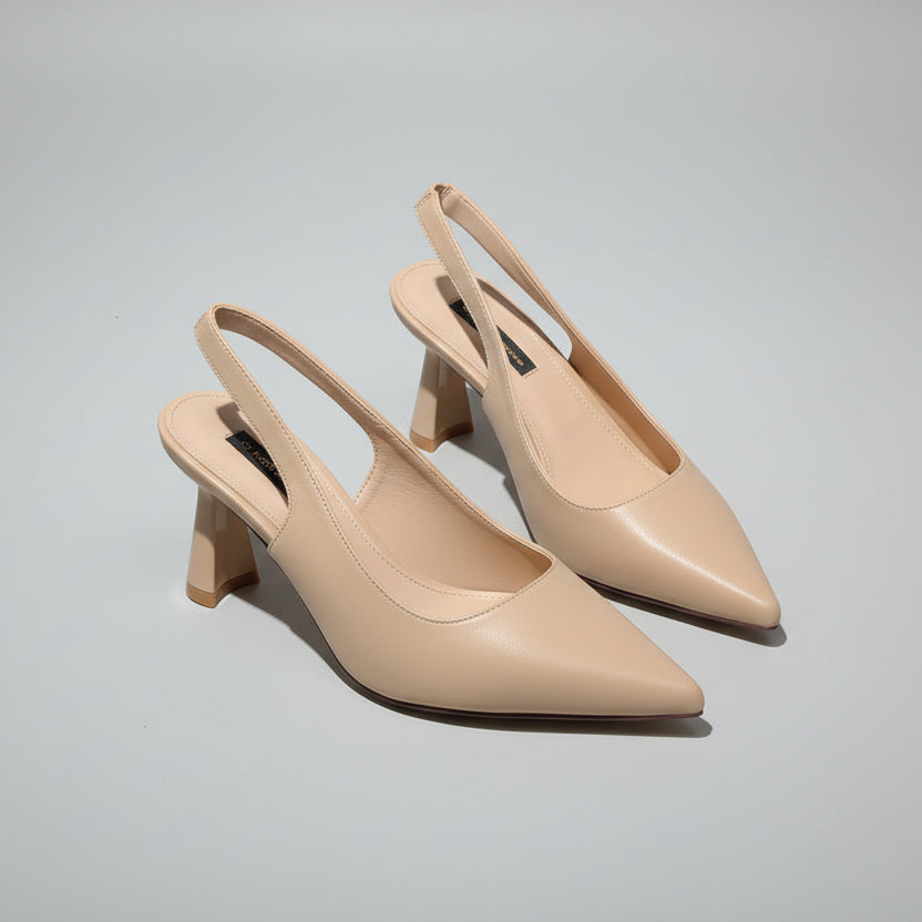 Elegante Retro-Pumps mit spitzer Zehenpartie von Andrea Serena