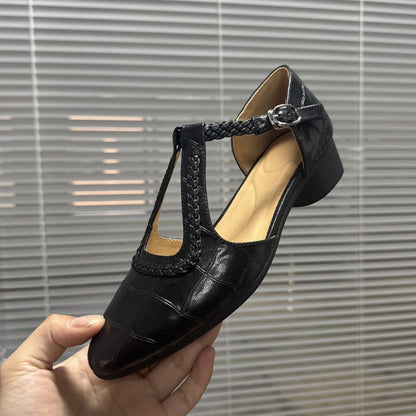 Retro Mary Jane Chunky Heels von Andrea Serena
