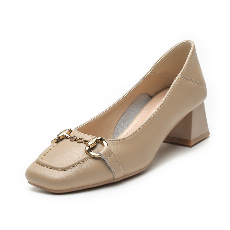 Elegante Pumps mit eckiger Spitze von Andrea Serena