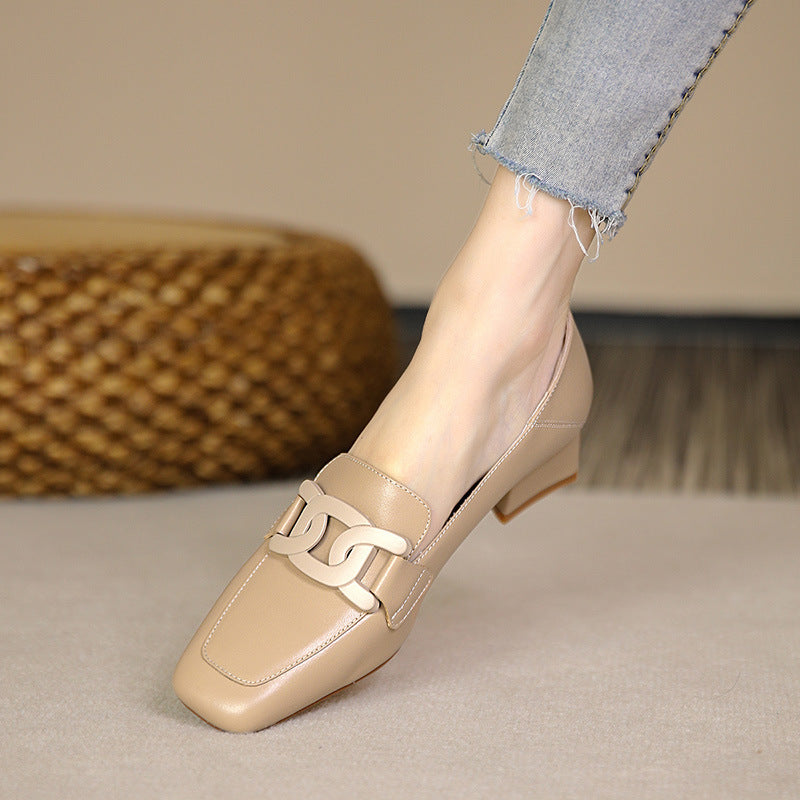 Retro-Pumps mit klobigem Absatz von Andrea Serena
