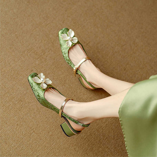 Vintage-Pumps mit Blumenmuster von Andrea Serena mit eckiger Spitze