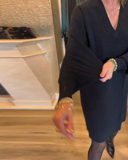 Andrea's™ | Einfarbiges Pulloverkleid mit V-Ausschnitt