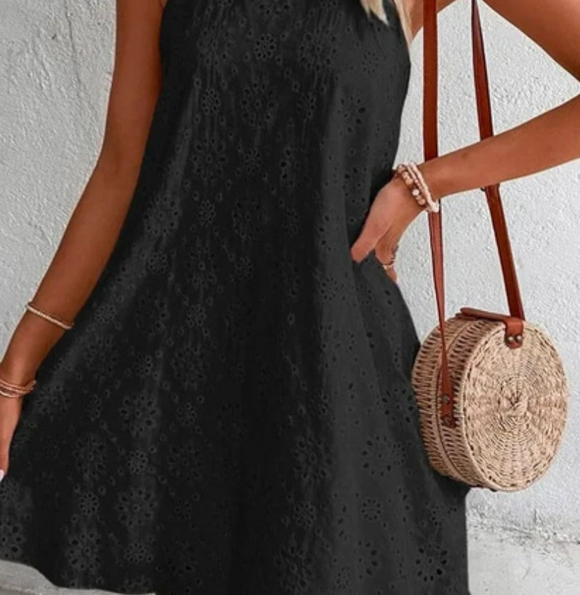 Elegantes ärmelloses Spitzenkleid von Andrea Serena