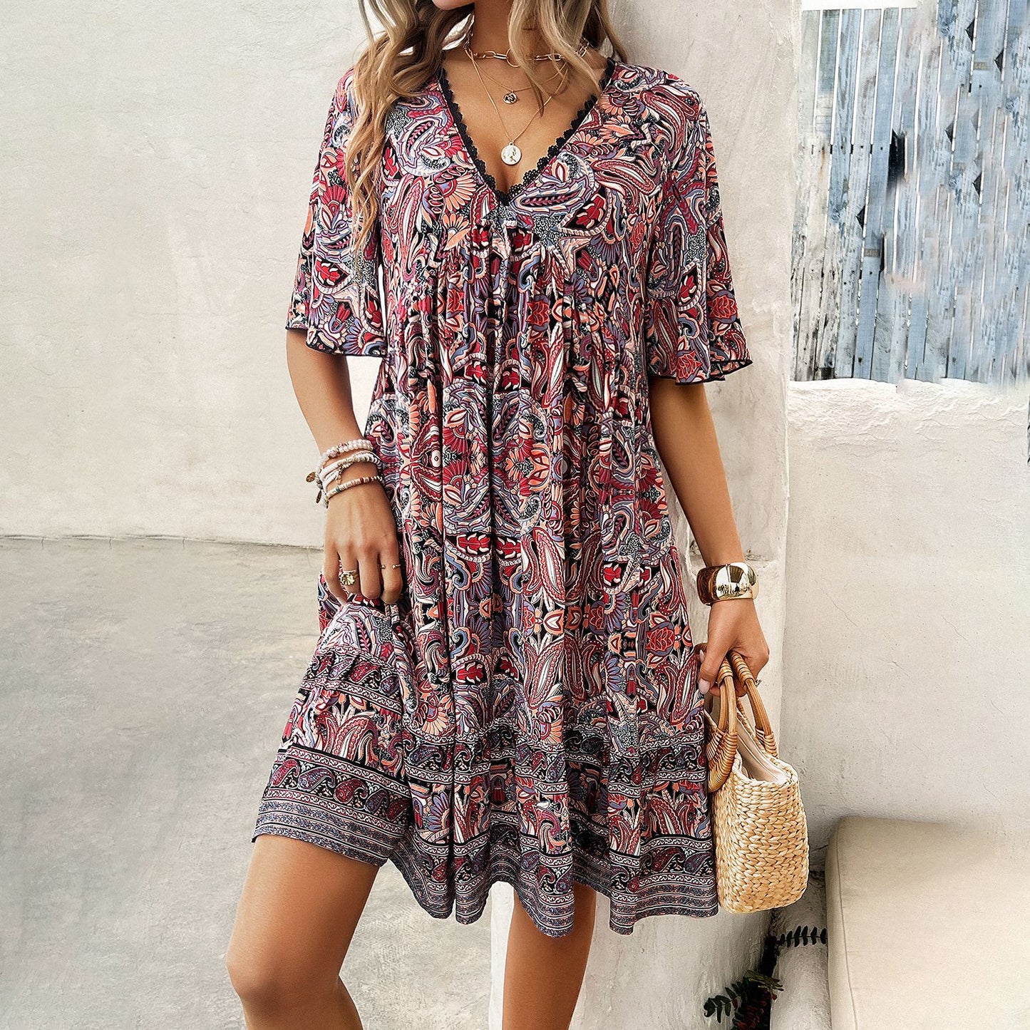 Bedrucktes Boho-Kleid mit V-Ausschnitt von Andrea Serena