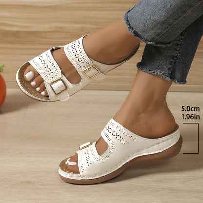 Retro-Plateausandalen mit Schnallen von Andrea Serena