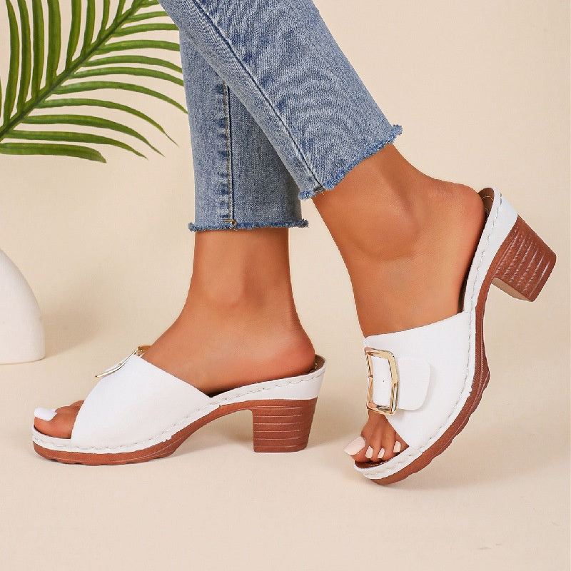 Elegante Sandalen mit Schnalle und hohem Absatz von Andrea Serena
