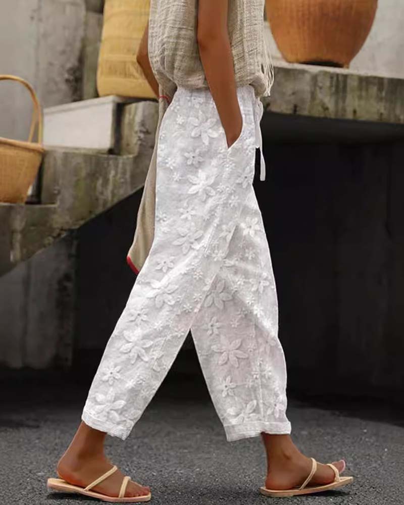 Andrea's™ | Einfarbige Freizeithose mit Blumenstickerei und Schnürung